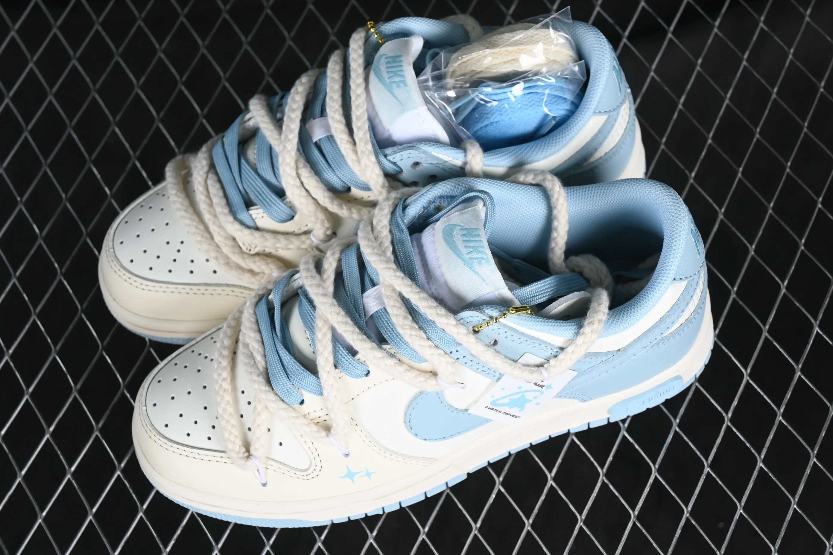 All Categories Nk SB Dunk Series Nk SB Dunk Low Low-top sneakers Gift box version Nk Dunk Low Milk Blue Customized version of deconstructed strap casual sneakers DD1503-123